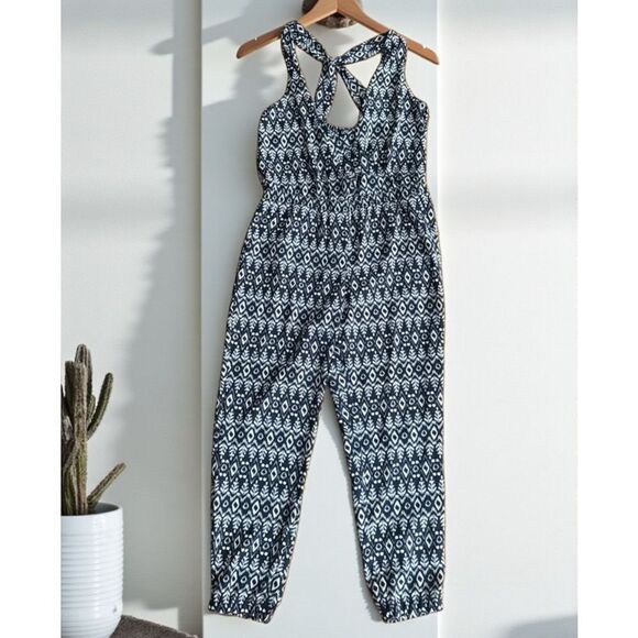 Ann Taylor LOFT Jumpsuit Women Size M Geo Print Twist Back Tapered Leg Faux Wrap - Picture 1 of 7